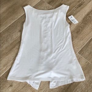 NWT BAILEY/44 WHITE TOP W LACE UP LOOK IN BACK